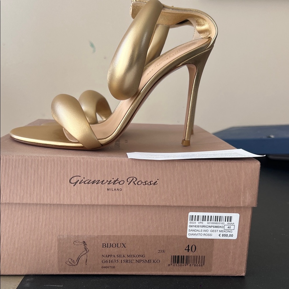 Gianvito Rossi Metallic Gold Heels - Picture 3 of 7